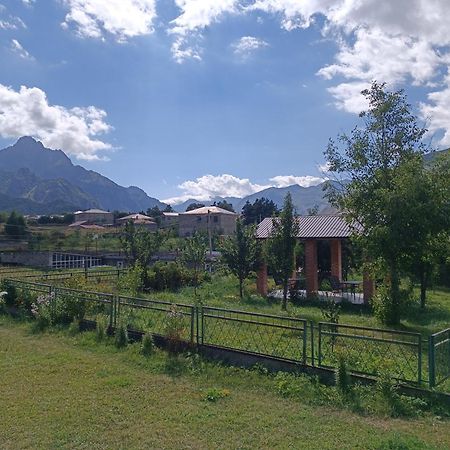Kamara Guest House Kazbegi Esterno foto